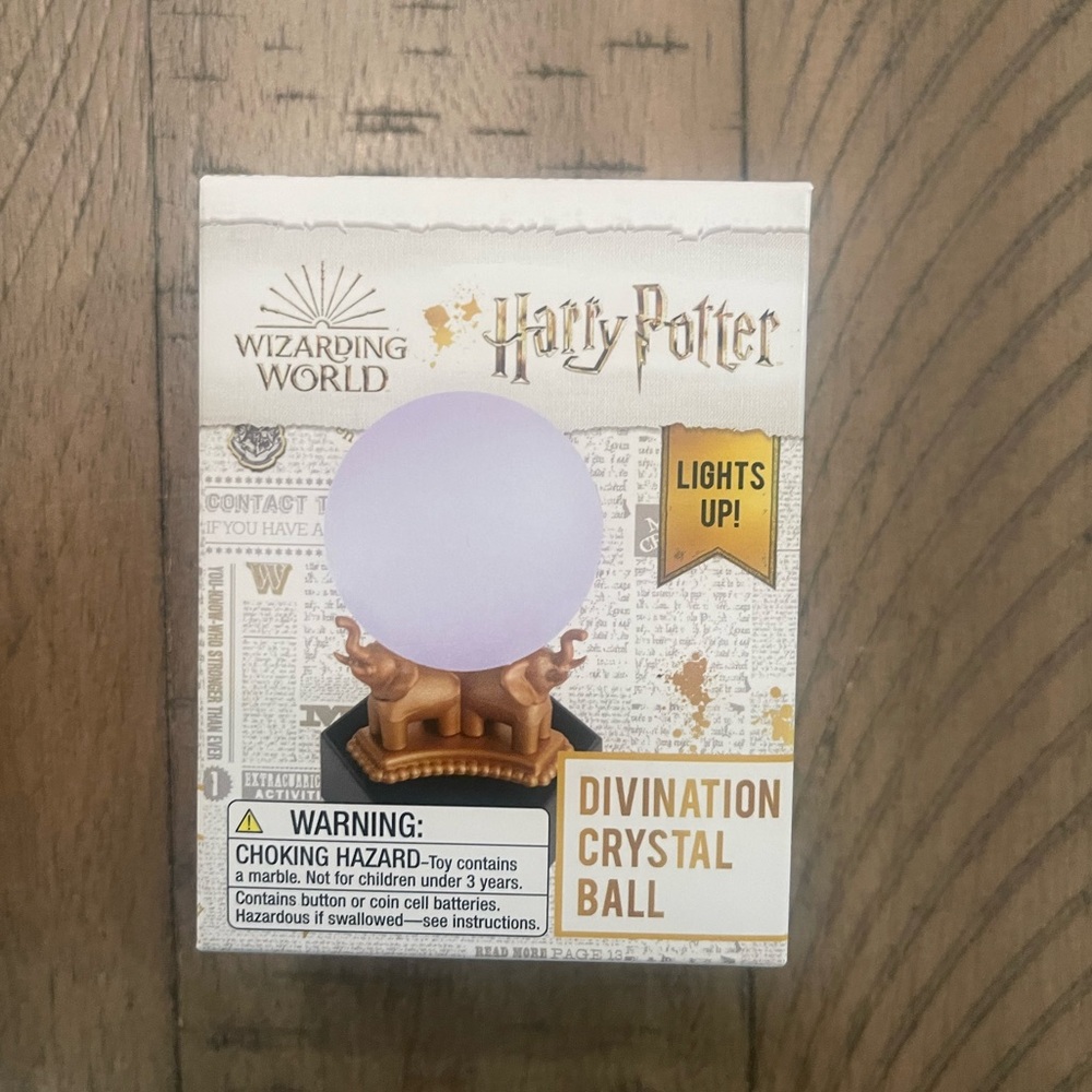 Harry Potter LED Crystal Ball from Diviniation class. Official Wizarding World.